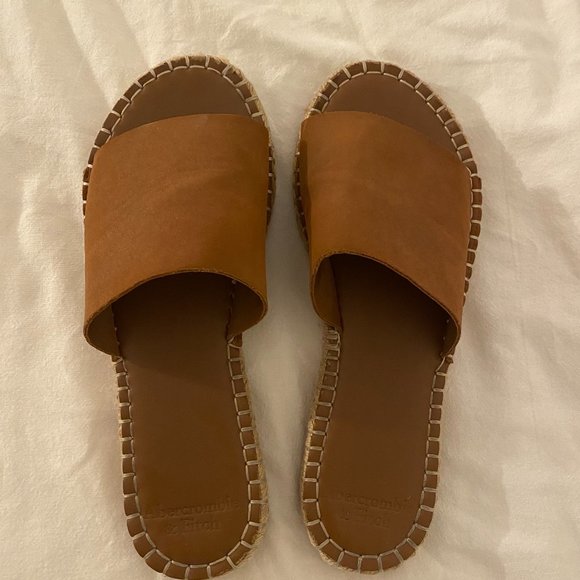 Abercrombie Slides - Picture 1 of 1
